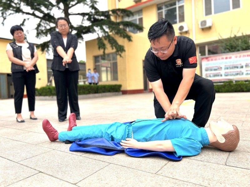 安全科普进万家 守护平安幸福花