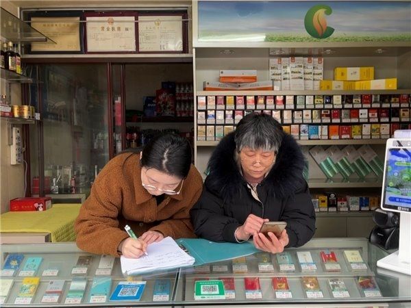 跨越数字鸿沟 传递温情服务